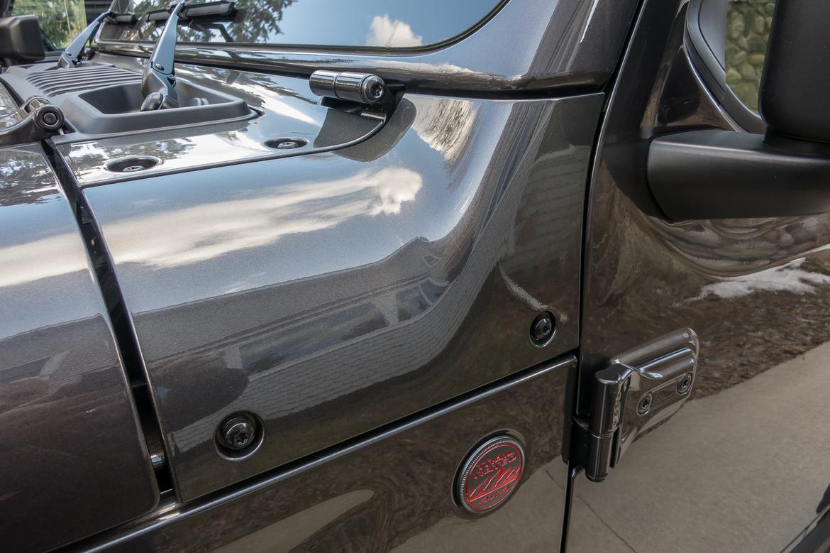 09-jeep-wrangler-2018-exterior-grey.jpg