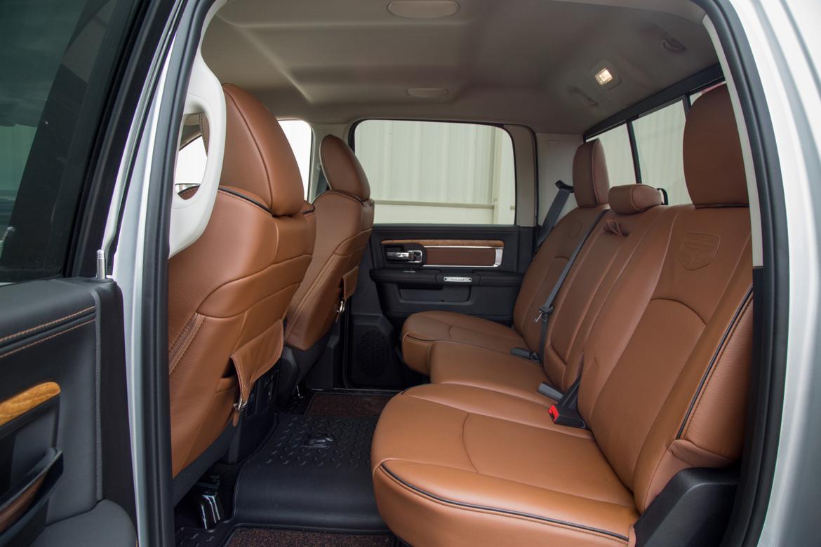 16RAM_1500_5.7L_V8_SO_ES-AC_52.jpg