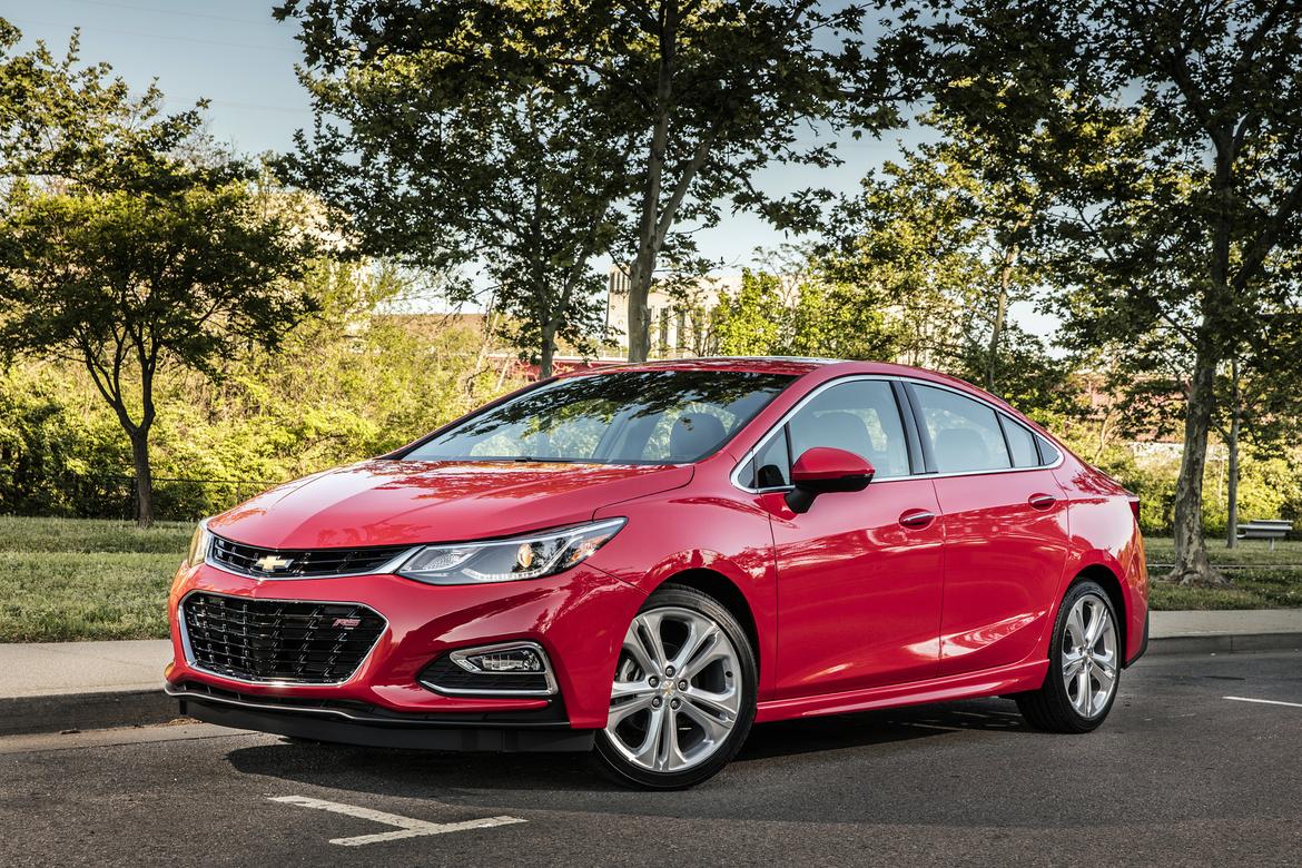 2016-Chevrolet-Cruze-mfr2.jpg