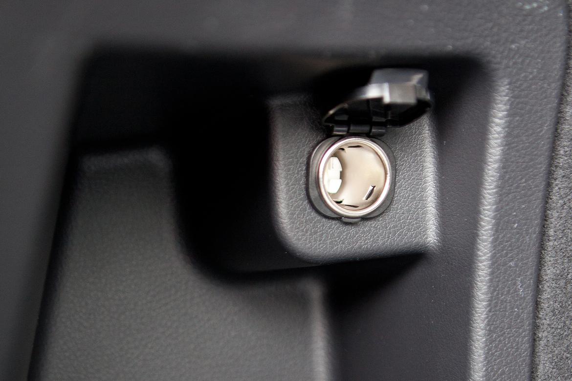 Replace Power Outlet with USB AUX Jack on Ford Focus or any car Replace Power Outlet with USB AUX Jack on Ford Focus or any car