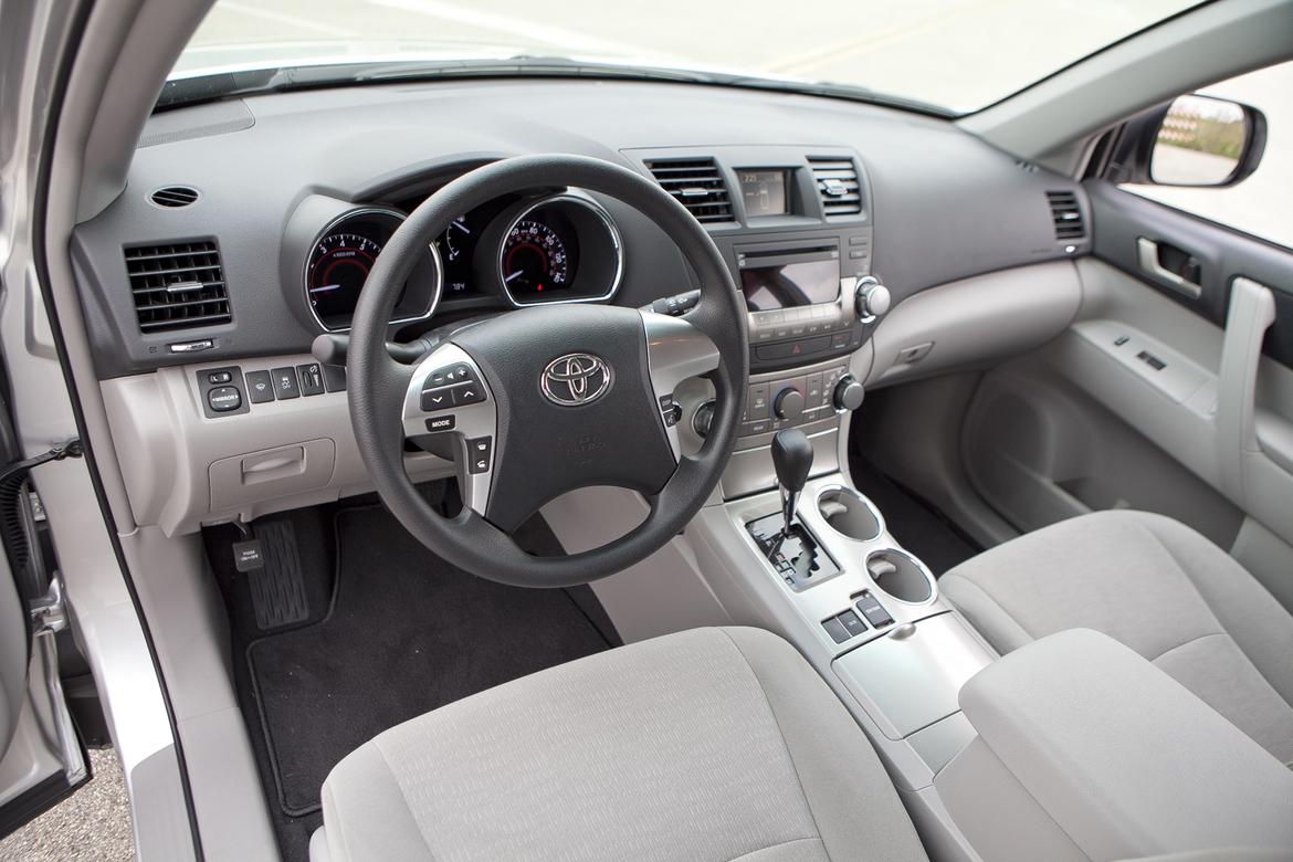 11_<a href=https://www.autopartmax.com/used-toyota-engines>toyota</a>_highlander_steering_wheel.jpg