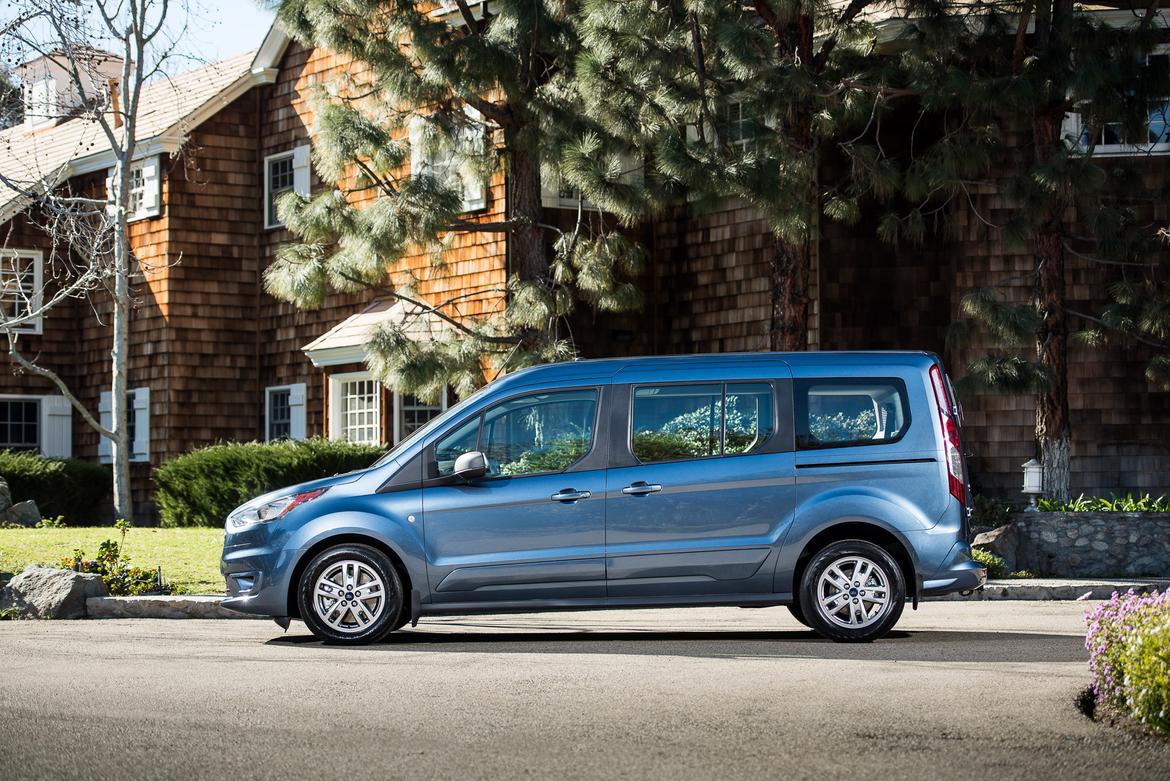 06-ford-transit-connect-wagon-2019-blue--exterior--profile.jpg