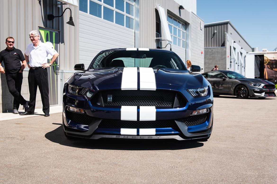 04-mustang-shelby-gt350-2019-blue--exterior--front.jpg