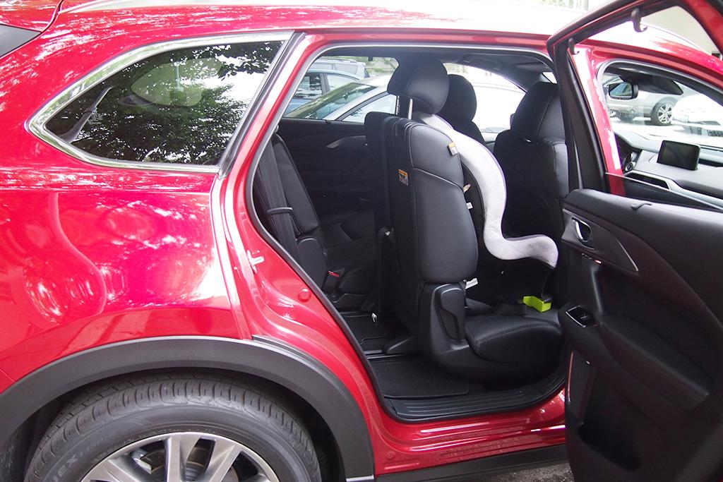 2016-mazda-cx-9-seat-slide_jg.jpg