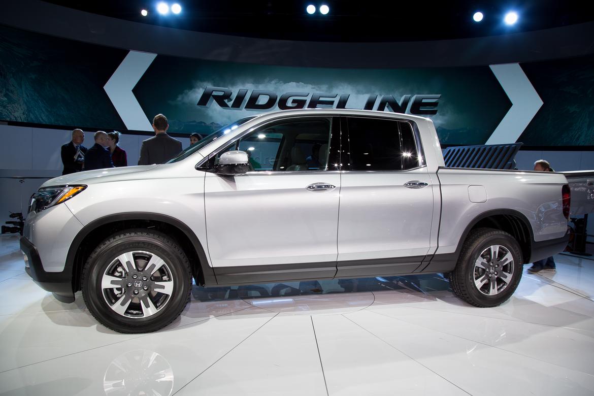 17Honda_Ridgeline_AS_AC_02.jpg