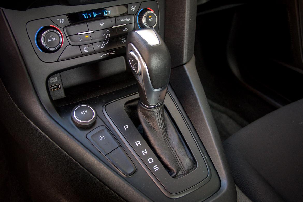 16Ford_Focus_Automatic_BW_08.jpg
