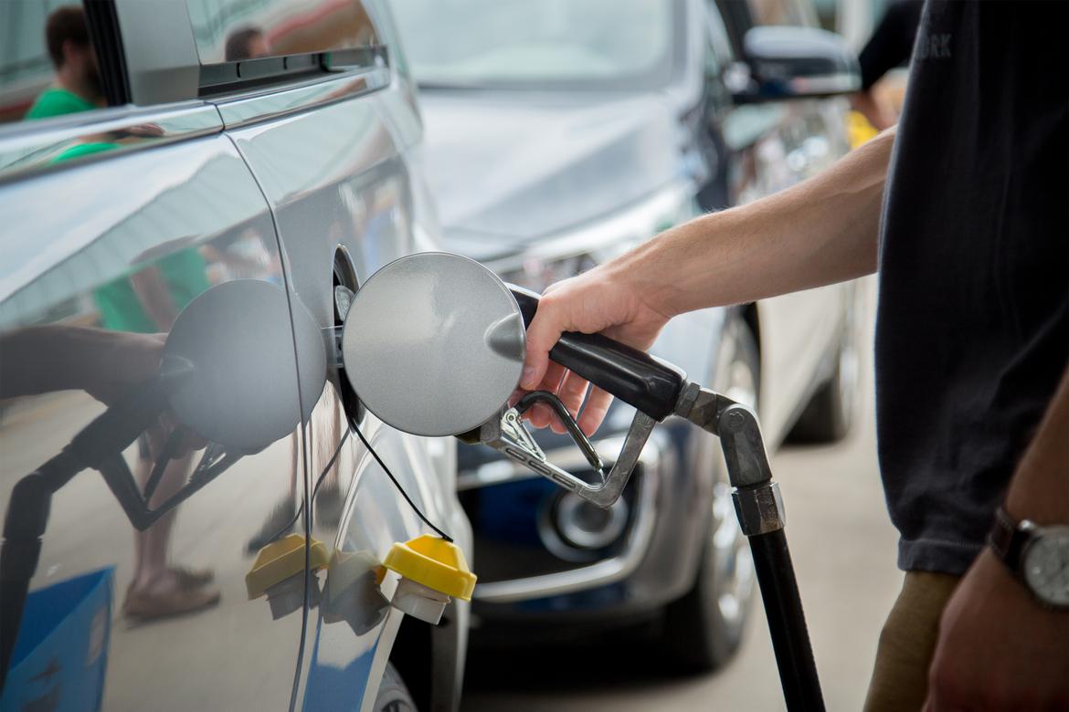 RegularGas-Carscom-EvanSears.jpg