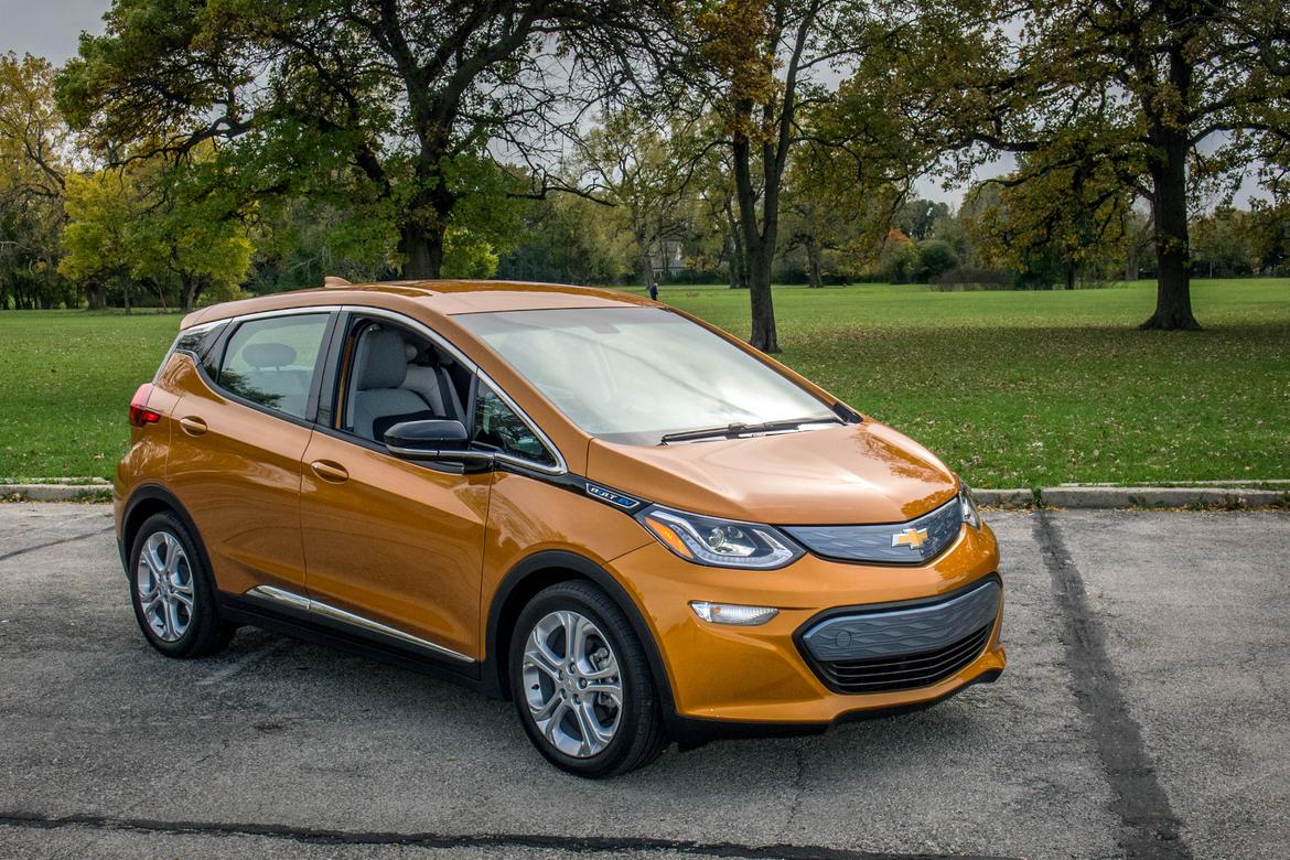 17Chevy_Bolt_JW_01.jpg