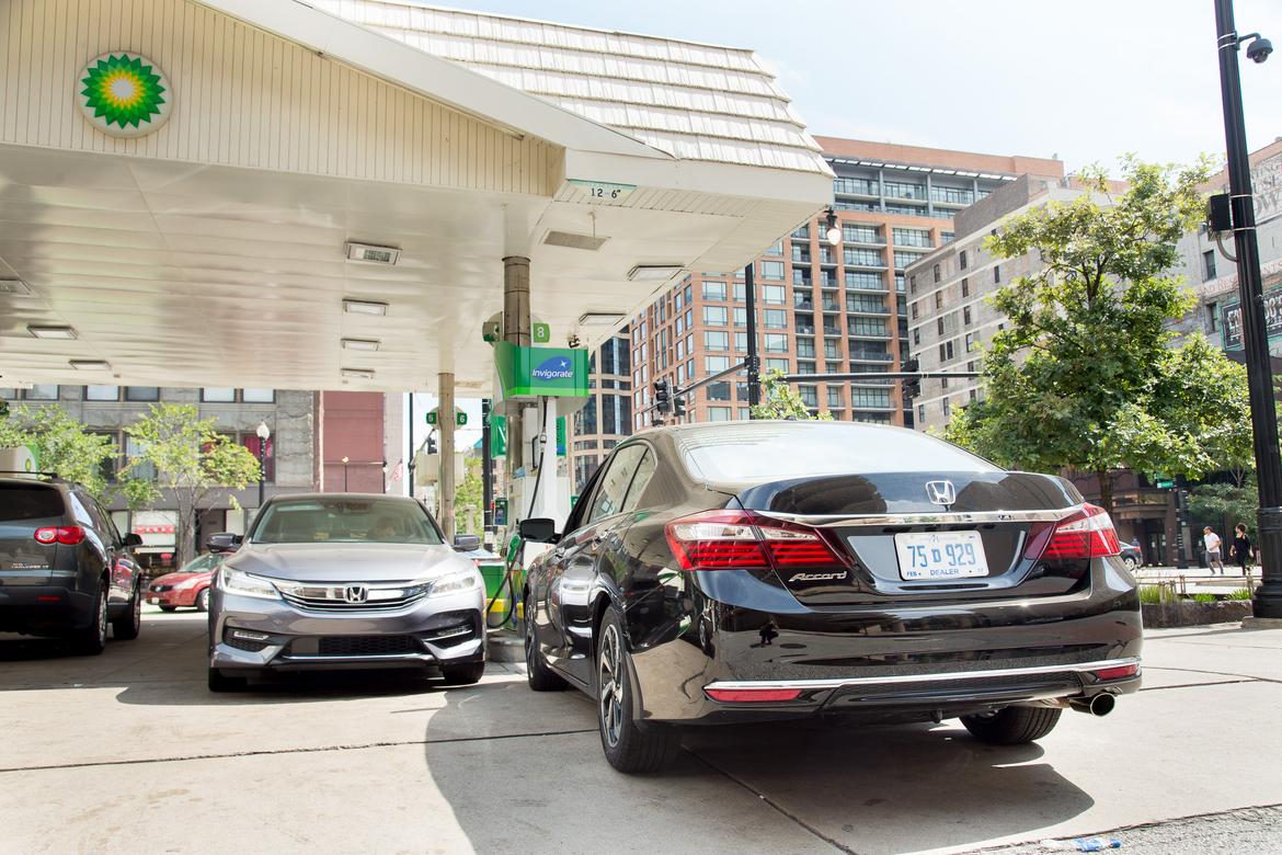 Which To 2017 Honda Accord V 6 Or Four Cylinder News Cars 12 Accord 4cyl Vs V6 Es Jpg