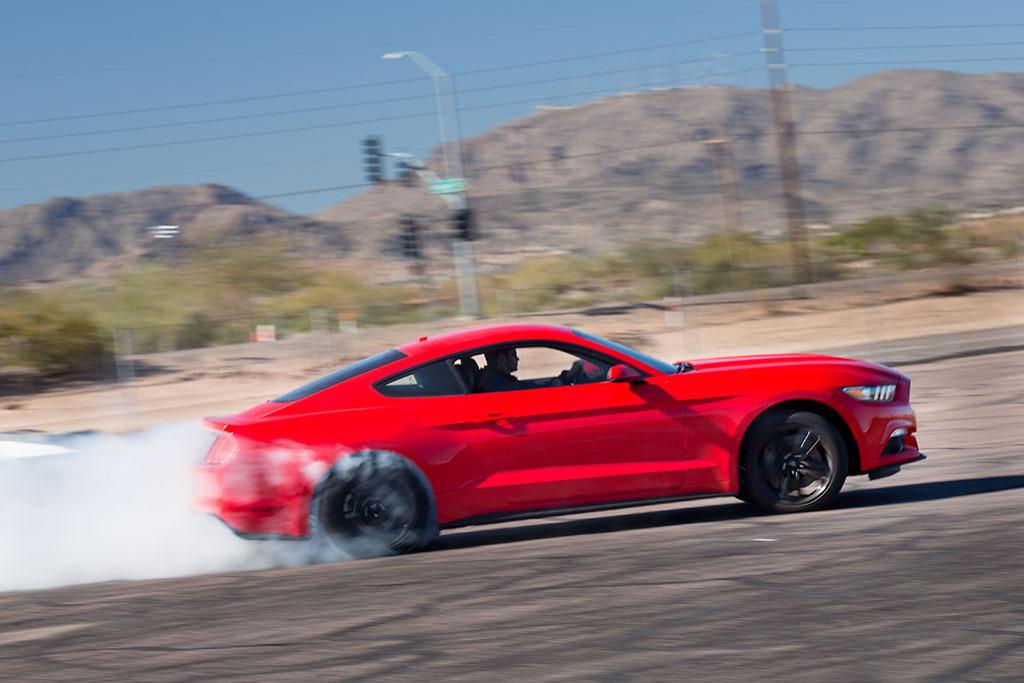 16Ford_Mustang_EcoB_SO_ES_04.jpg