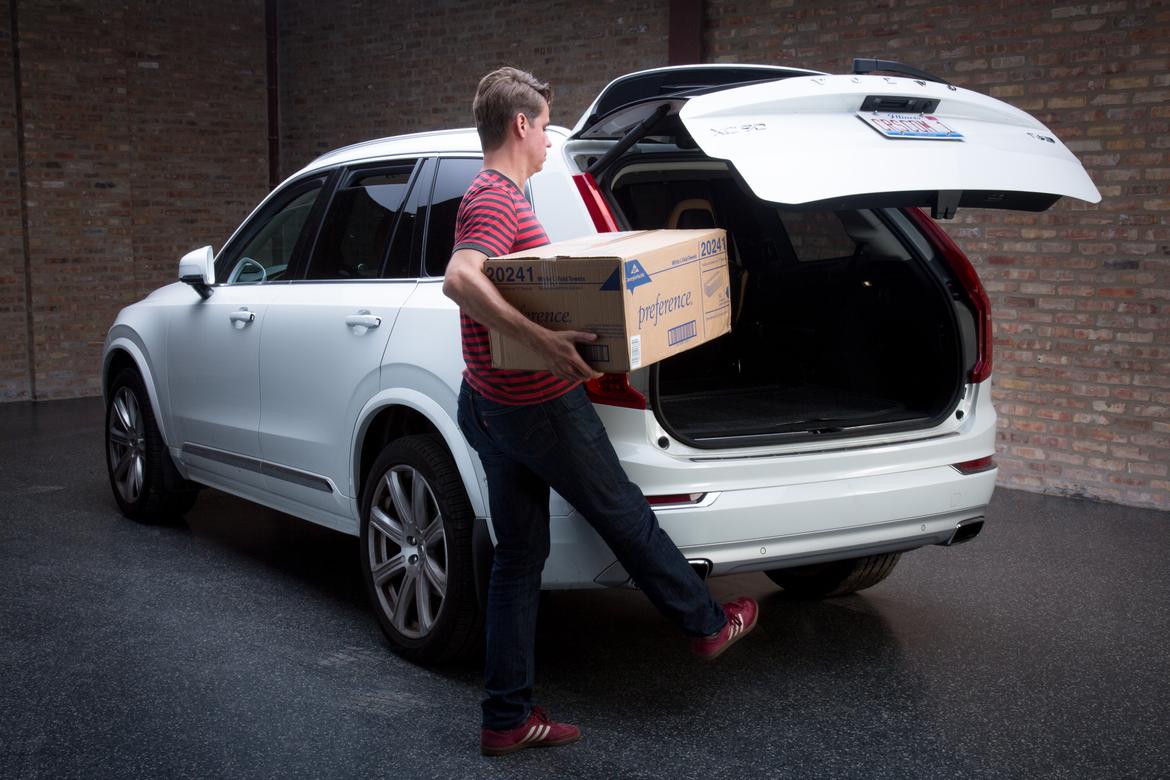 02_16Volvo_XC90_CARSCOM_ES_101.jpg