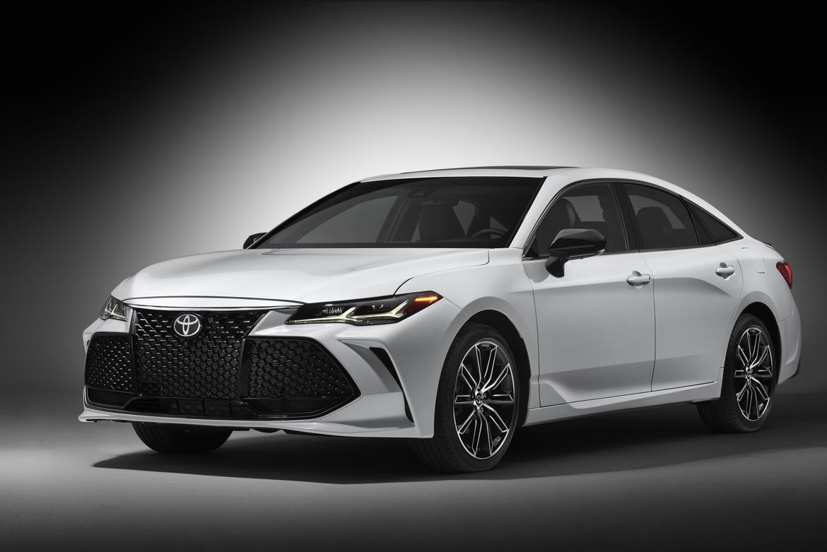 2019_Toyota_Avalon_Touring_exterior (3).jpg