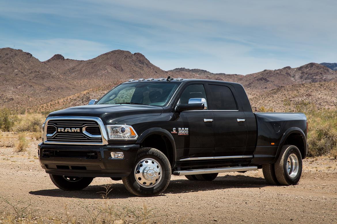 2000px-01-ram-3500-2017-angle--black--exterior--front--mountains