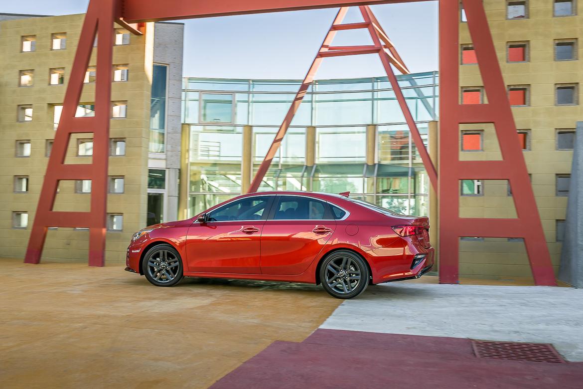 kia-forte-2019-12.jpg