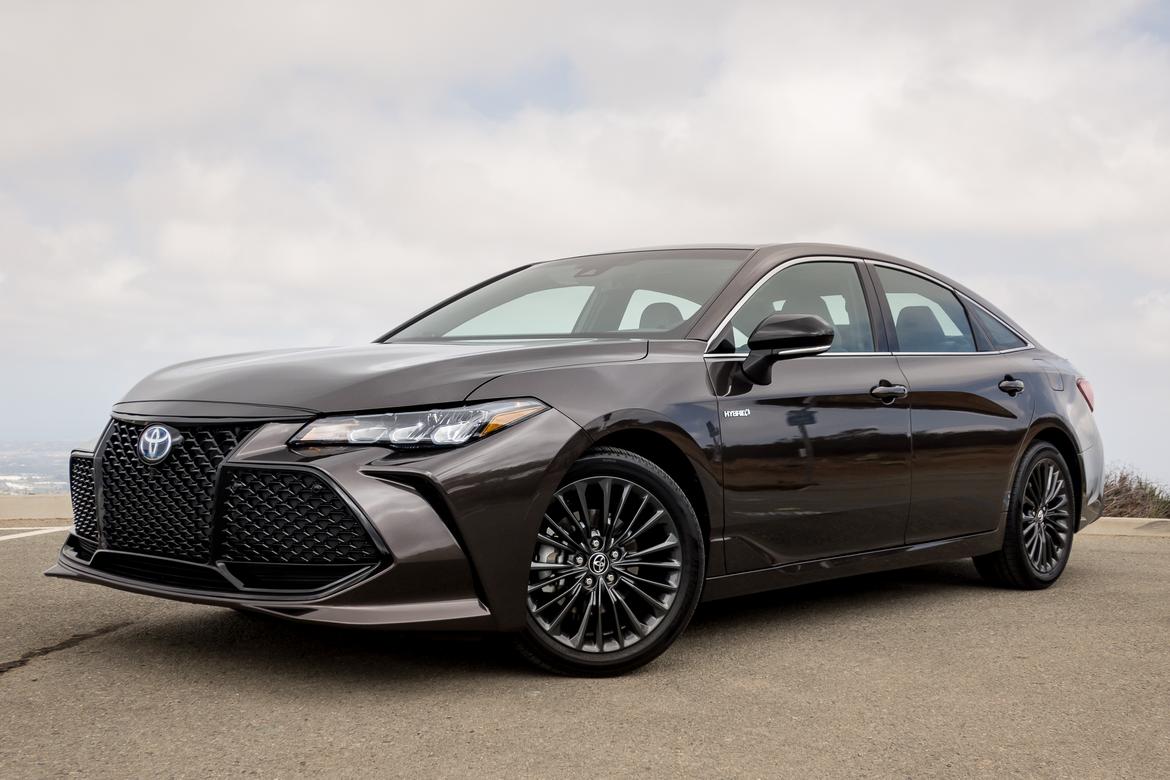 2019 Toyota Avalon First Drive: Your Road Trip Hero Has ...