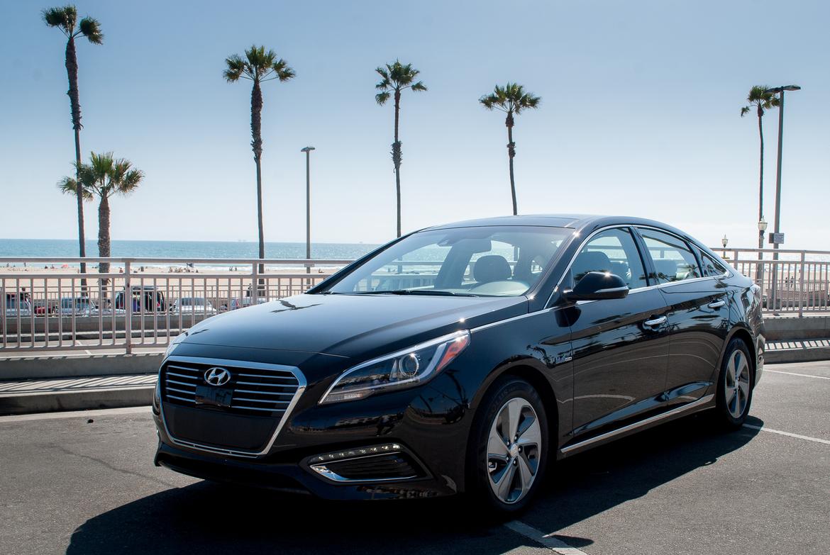 2016 Hyundai Sonata Hybrid And Phev First Drive News Cars 16hyundai Sonatahybrid Bw 06 Jpg