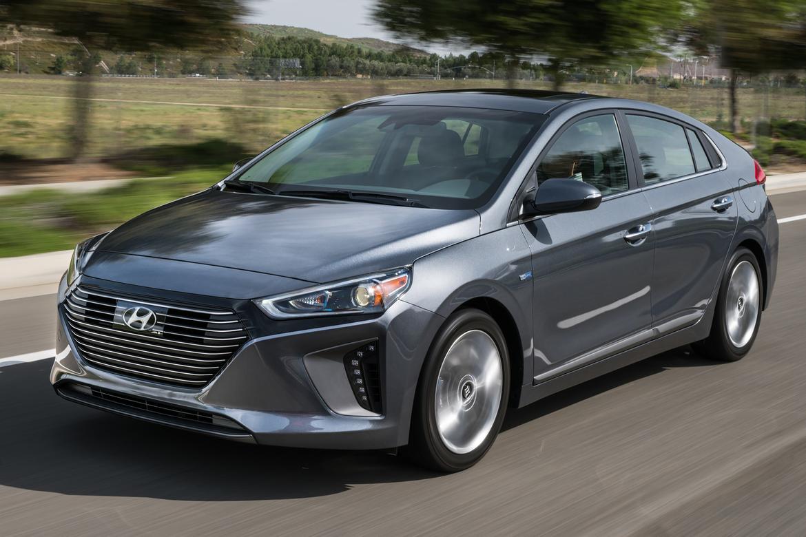 2017 Hyundai Ioniq Hybrid.jpg