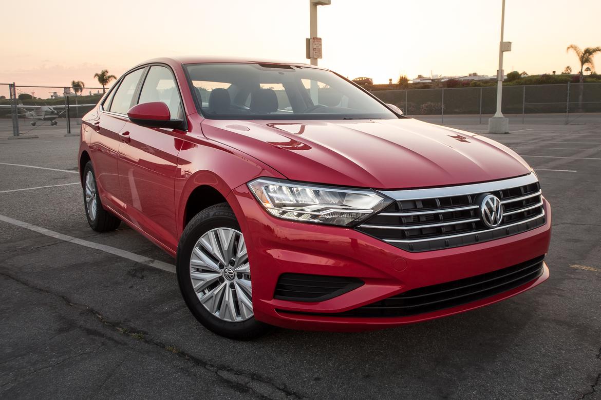 01-<a href=https://www.sharperedgeengines.com/used-volkswagen-engines>volkswagen</a>-jetta-2019-angle--exterior--front--red.jpg