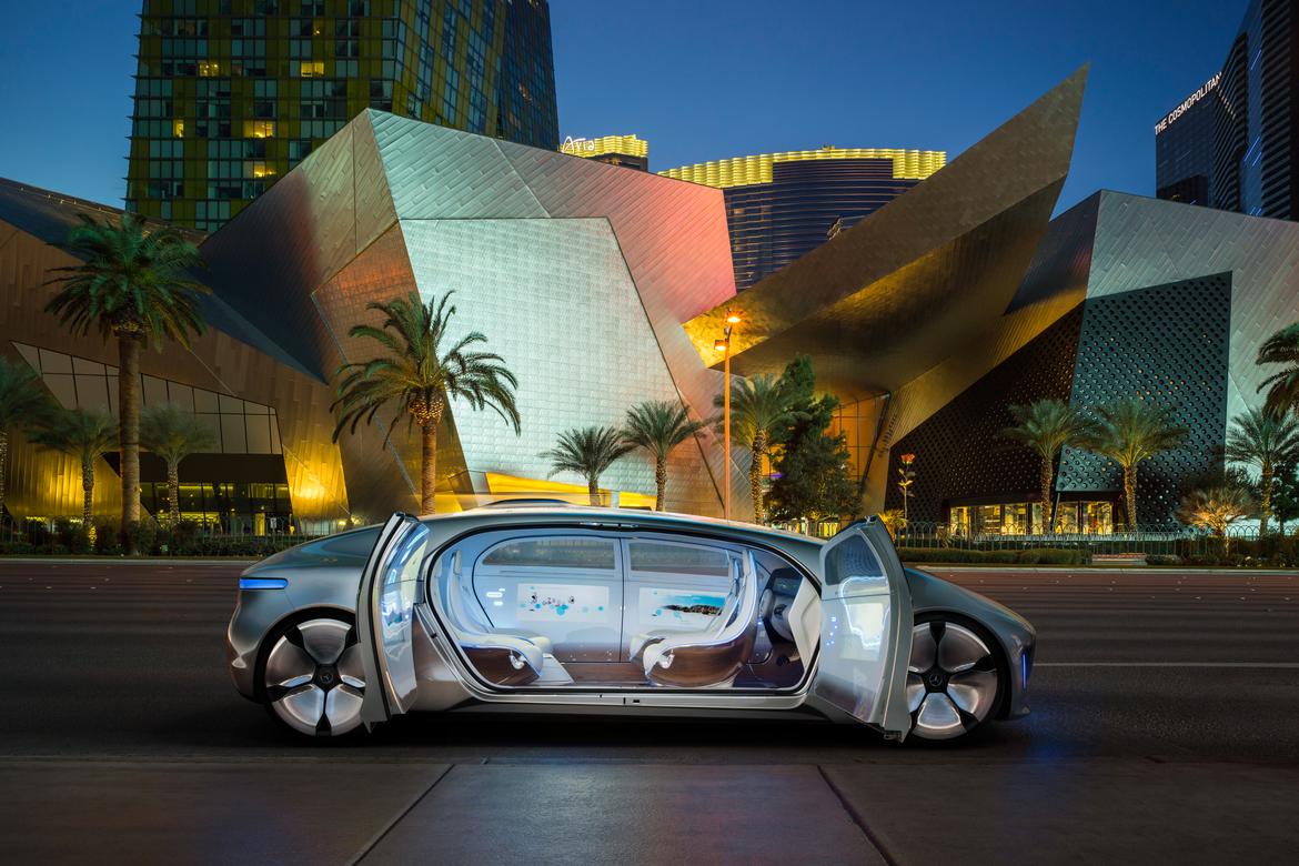 Autonomous-Driving_Mercedes-Benz_F015-Concept_OEM_01.jpg