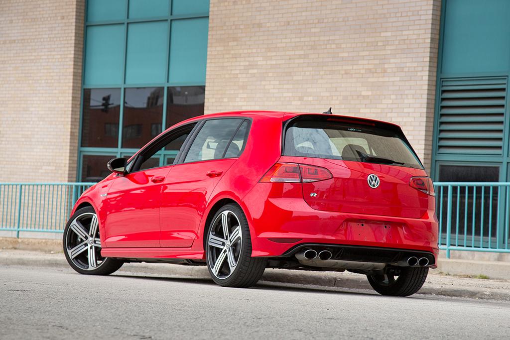 16Volkswagen_Golf_R_ES_12.jpg