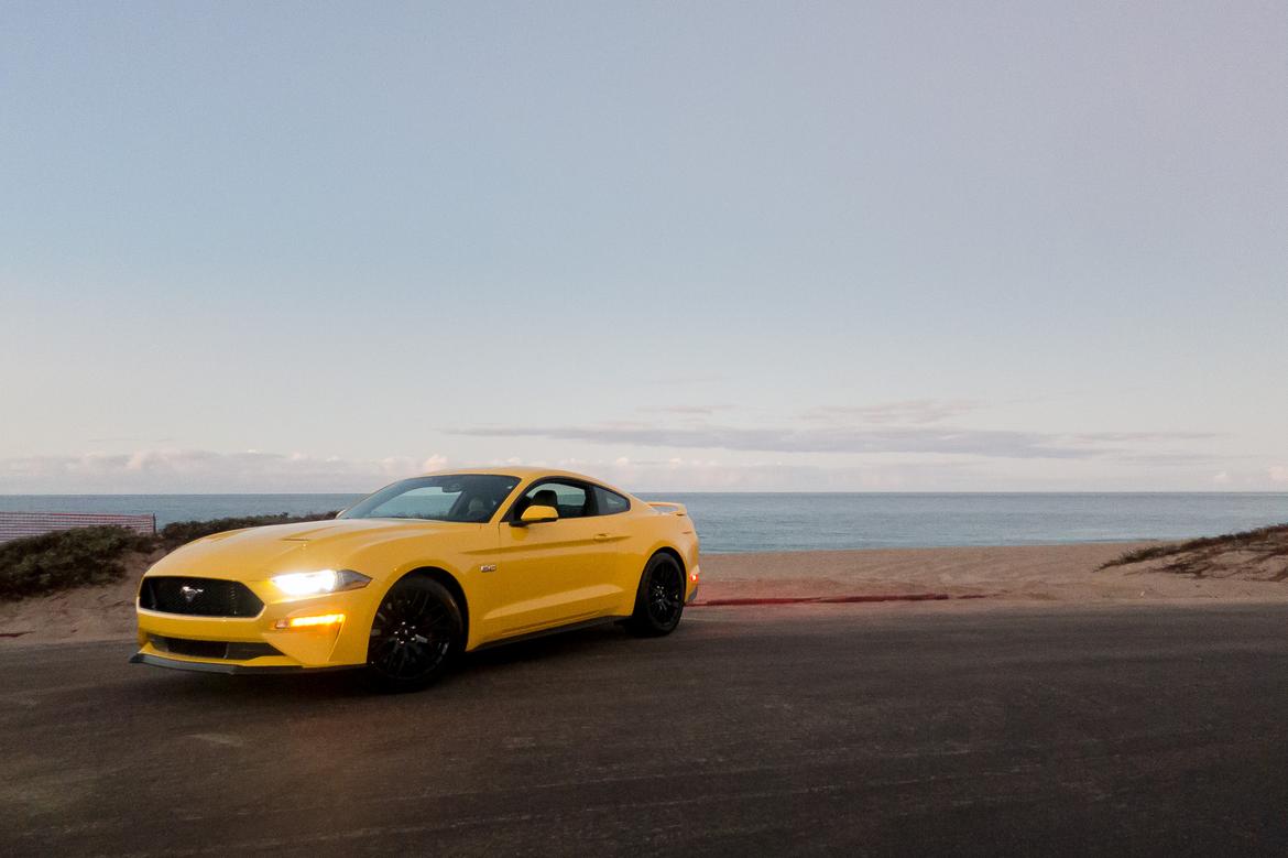 01-ford-mustang-2018-angle-exterior-front-yellow.jpg