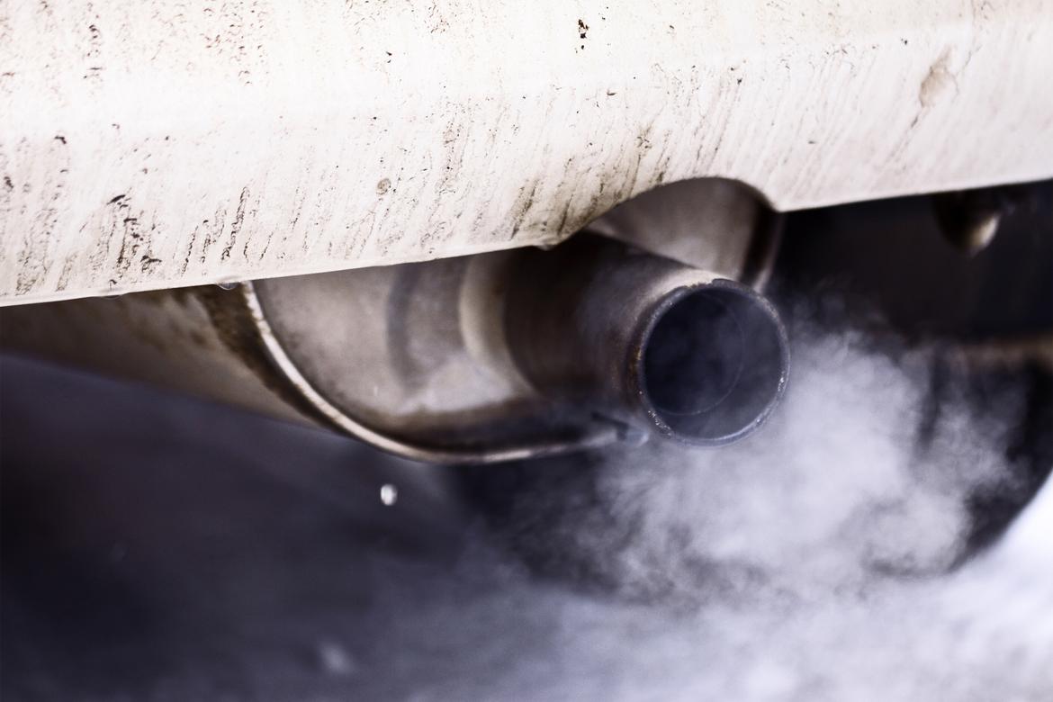 ExhaustLeak-FesusRobert-iStock-Thinkstock.jpg