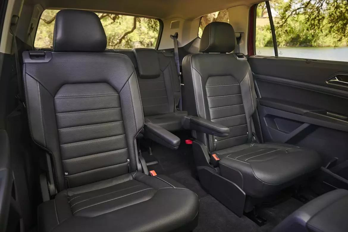 Which 2018 Three-Row SUVs Offer Captain's Chairs? | News | Cars.com