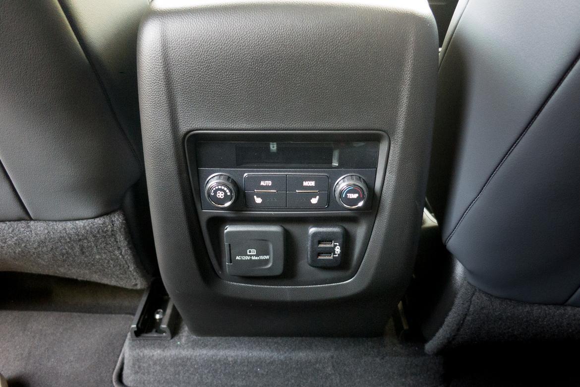 34-2018-buick-enclave-2018-backseat-Buick-controls-Enclave-inter