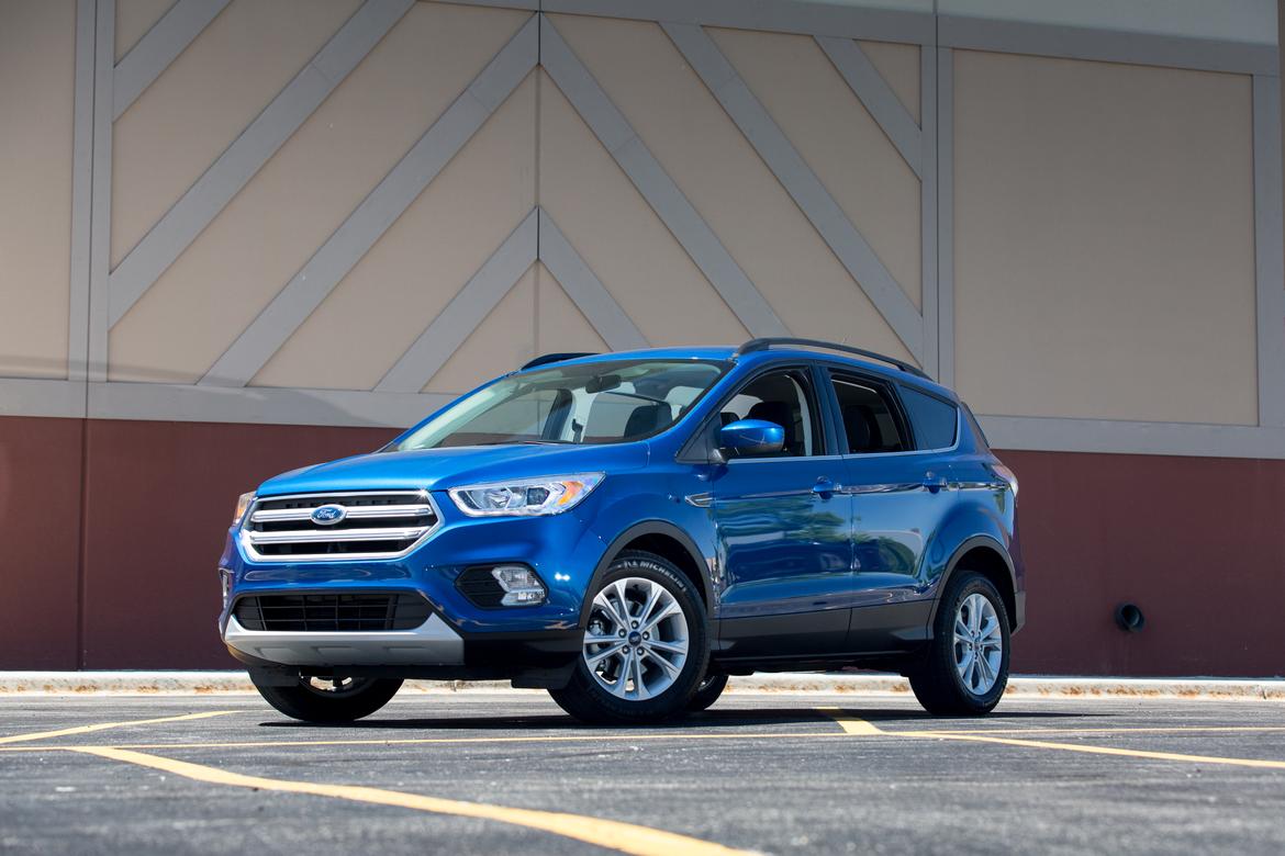 17Ford_Escape_SO_AC_02.jpg