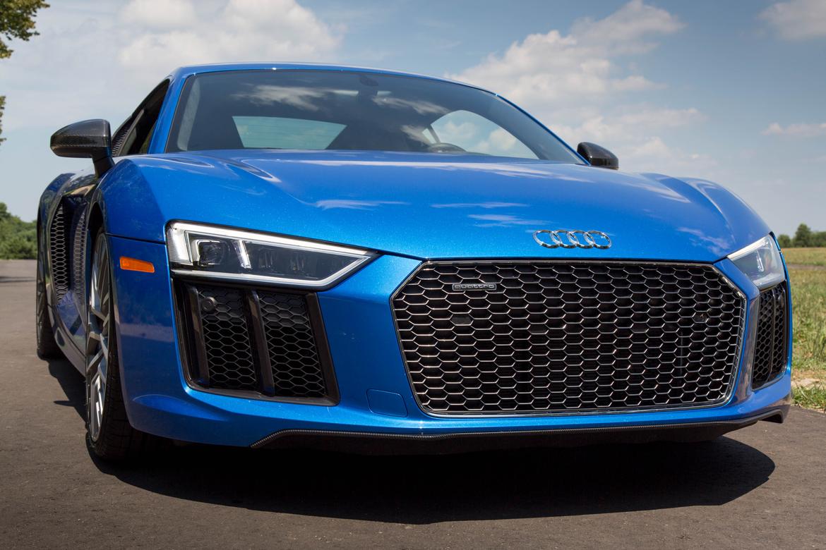 17Audi_R8_AC_08.jpg