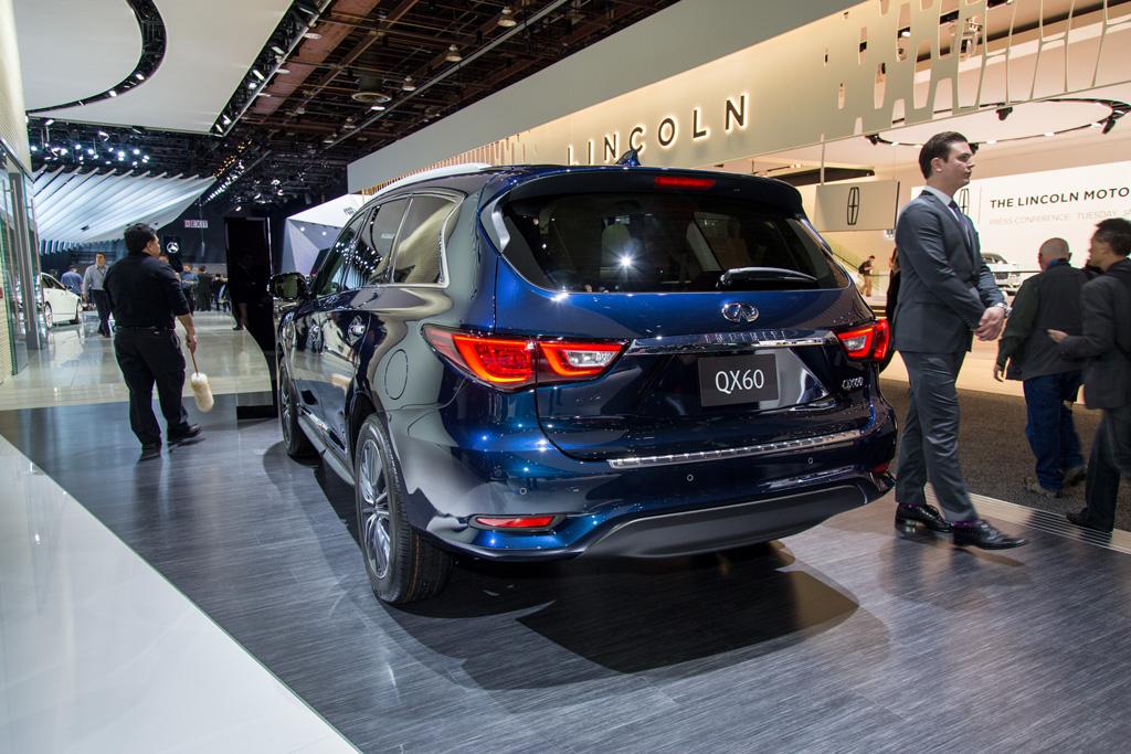 17Infiniti_QX60_AS_AC_01.jpg