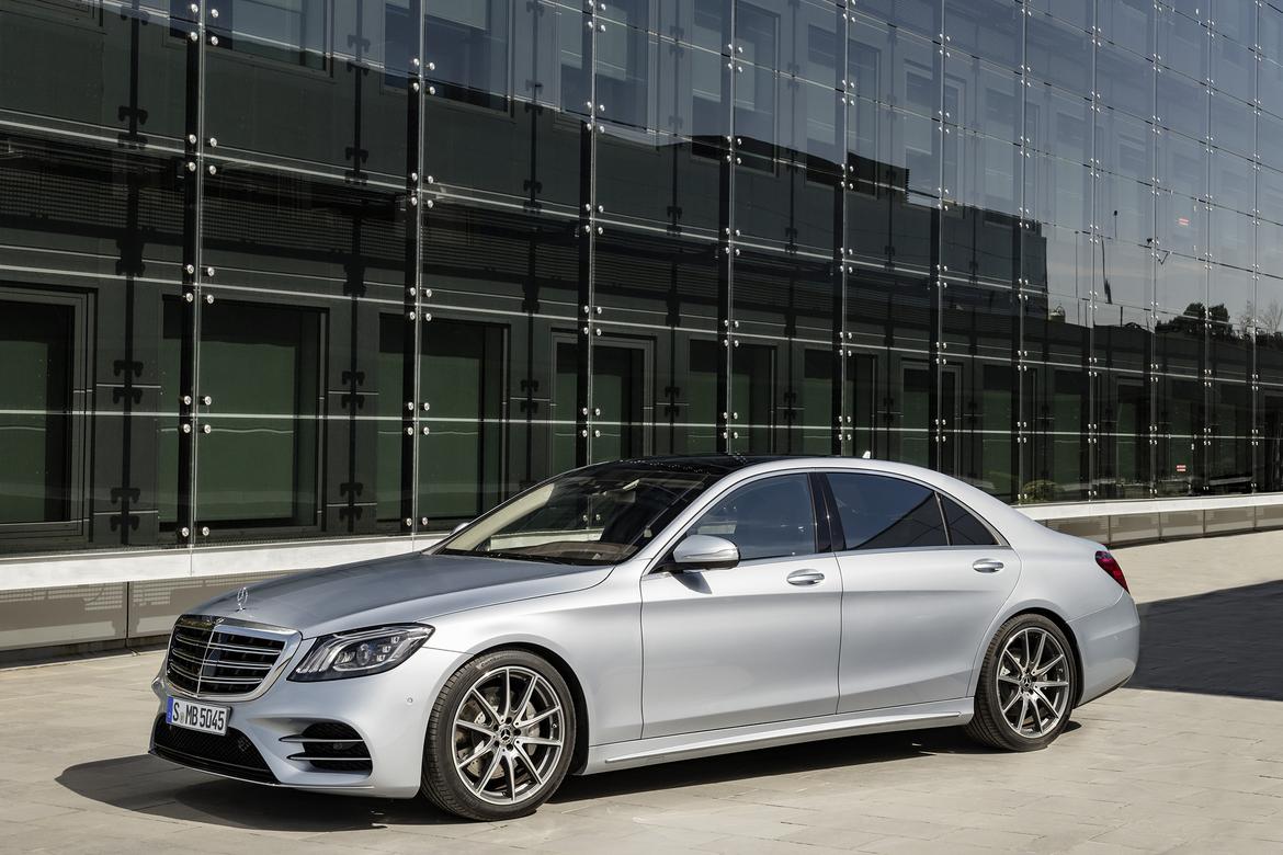18Mercedes-Benz_S-Class_OEM_04.jpg