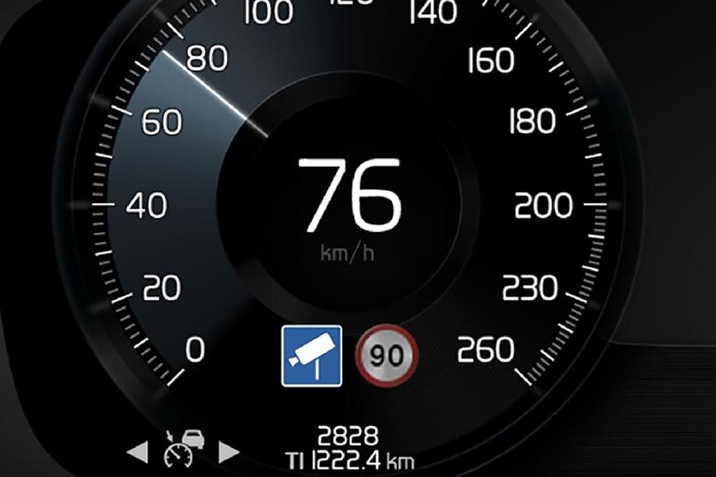 17_Volvo_XC90_Speed_Camera_Detection.jpg