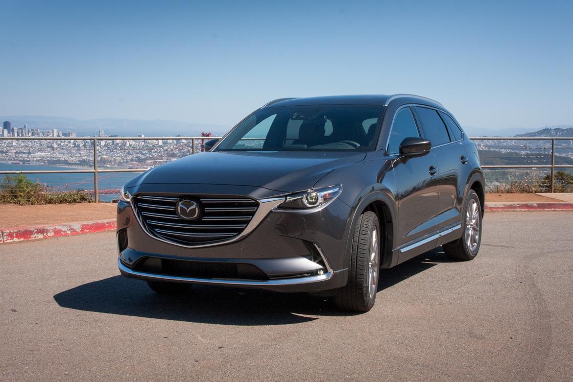 16Mazda_CX-9_FD_BW_01.jpg
