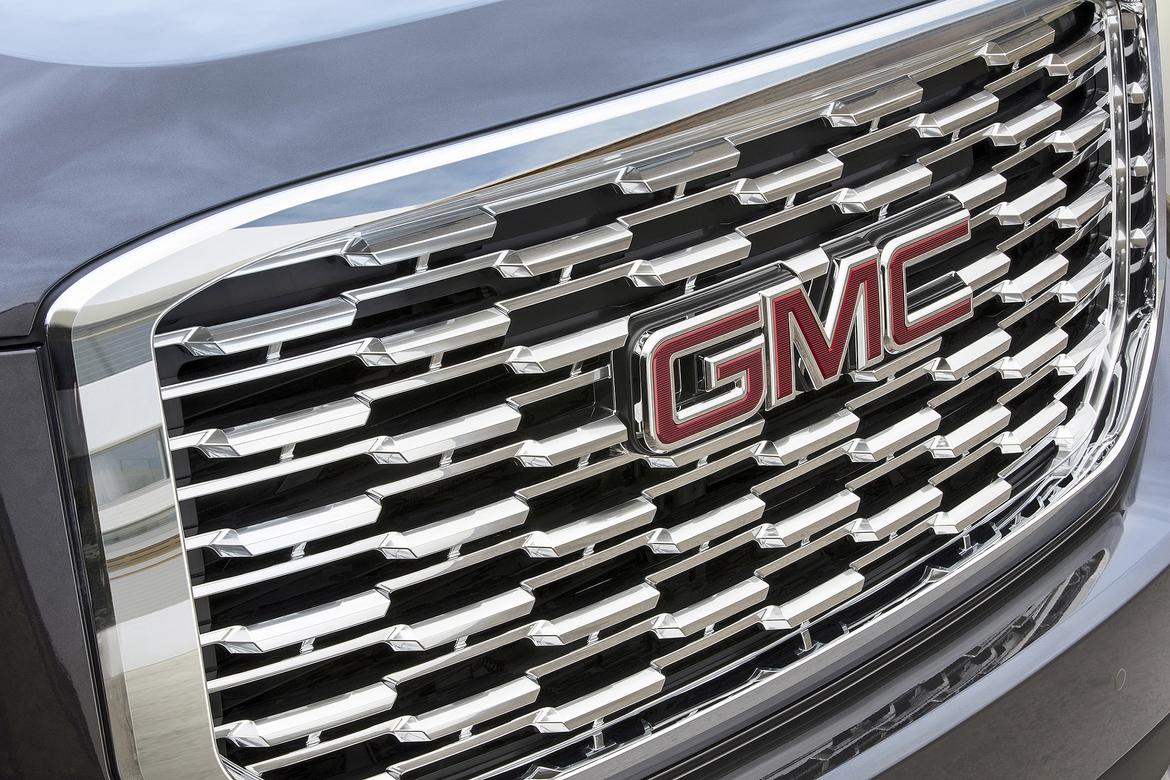 2018-GMC-Yukon-Denali-oem1.jpg