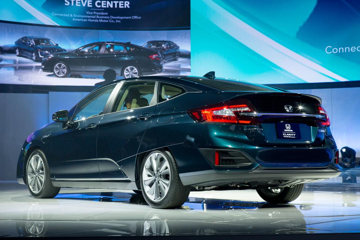 18Honda_Clarity_PlugInHybrid_AS_ES_05.jpg