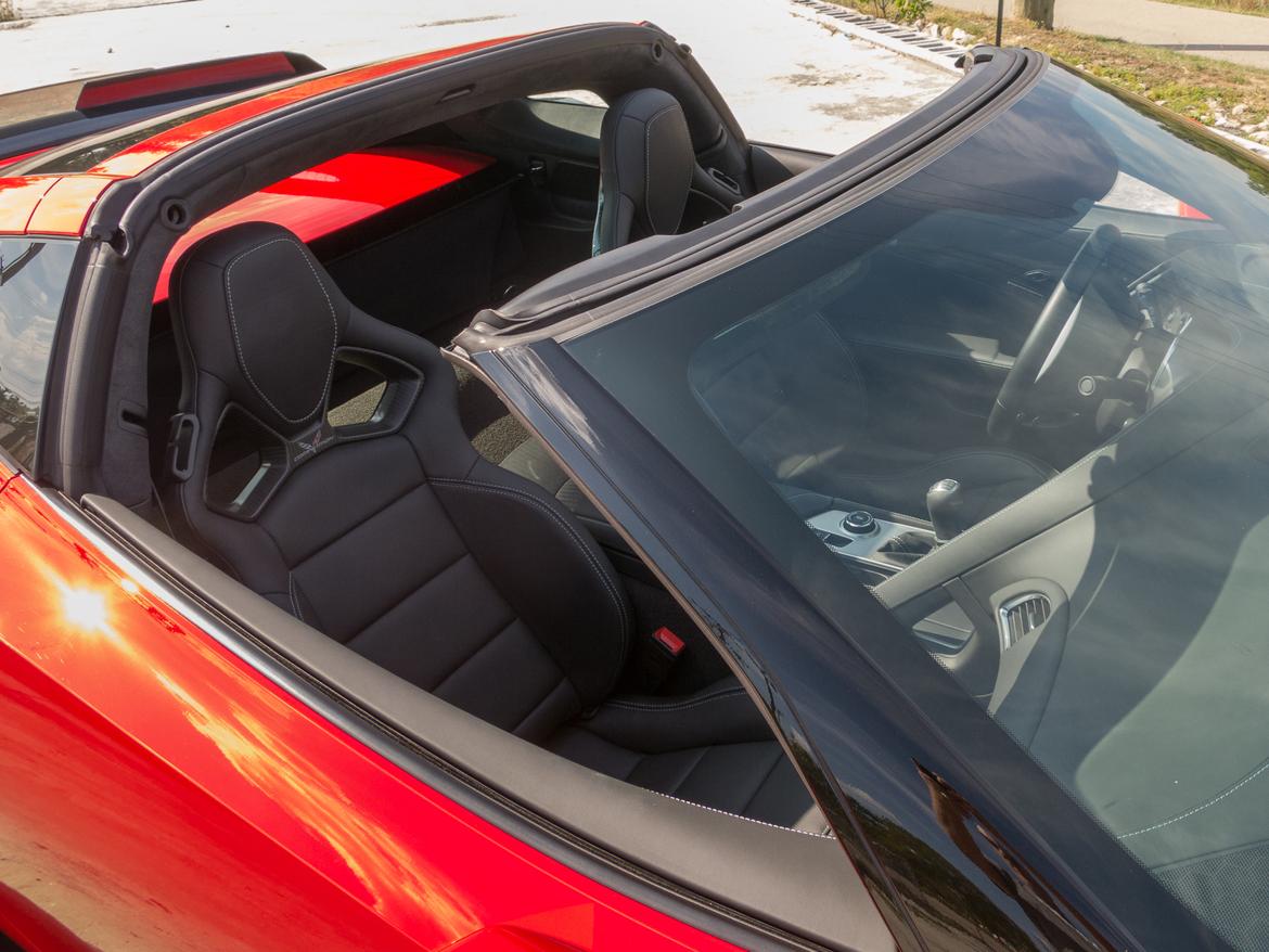 07-chevrolet-corvette-targa-roof-2018-exterior-red.jpg