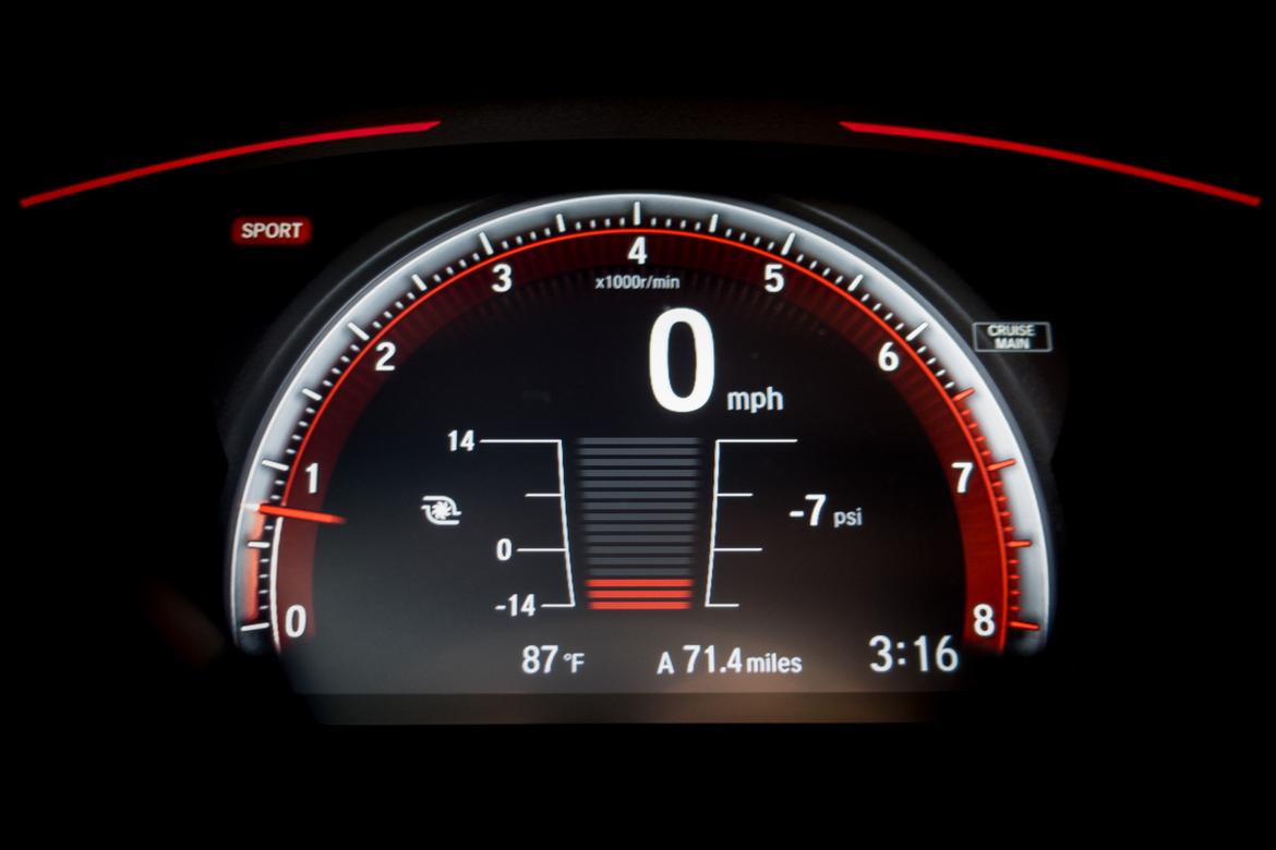 17Honda_Civic_Si_BW_18.jpg