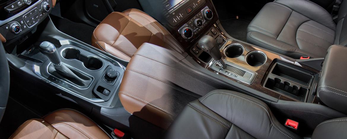 18-16Chevrolet_Traverse_AS_ES_Console.jpg