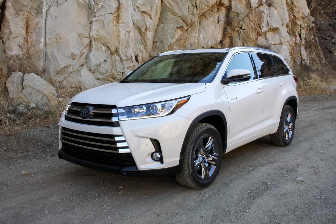 17Toyota_Highlander_FD_BW_02.jpg