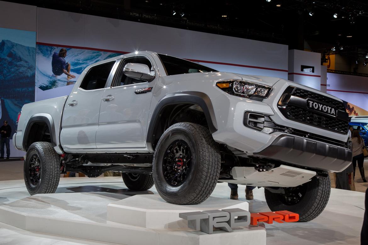 17Toyota_Tacoma-TRD-Pro_AS_AC_02_Carousel.jpg