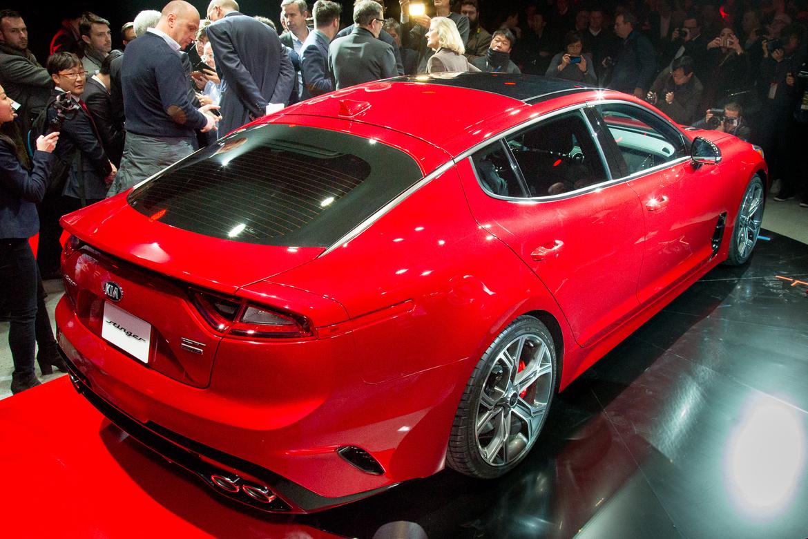 15_18Kia_Stinger_AS_ES.jpg