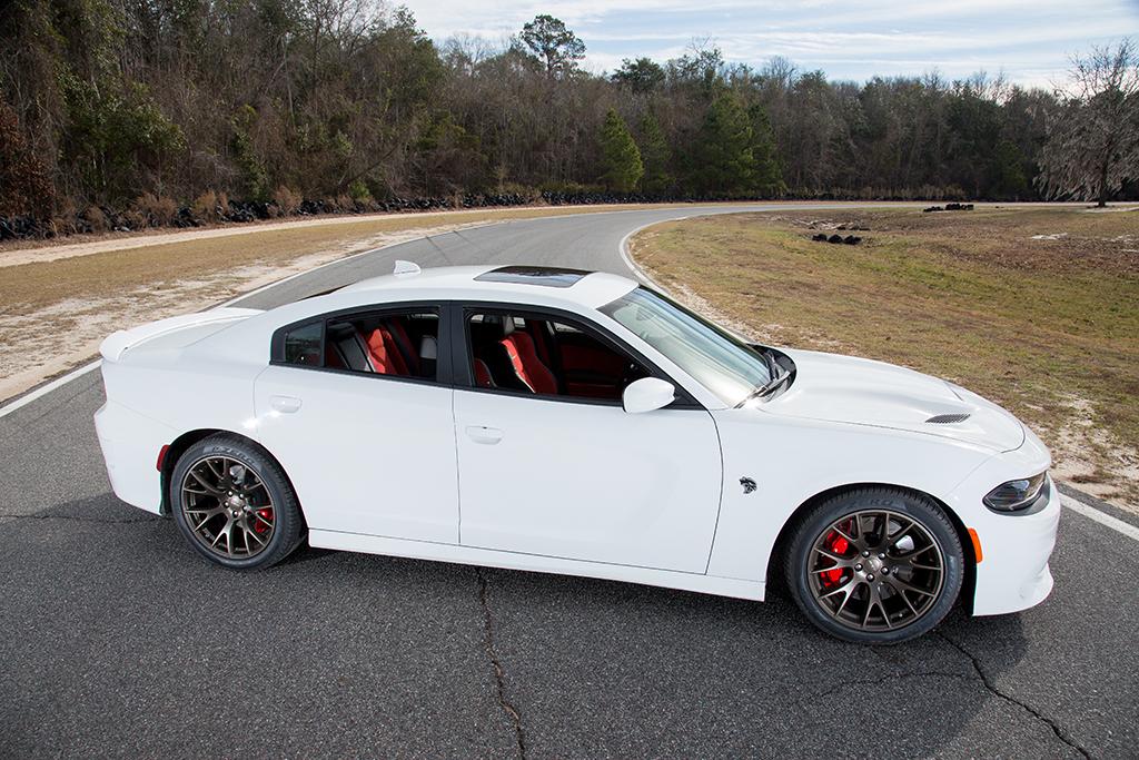 15Dodge_Charger_Hellcat_ES_26.jpg