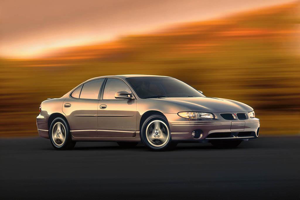 Grands_Pontiac_Grand_Prix.jpg