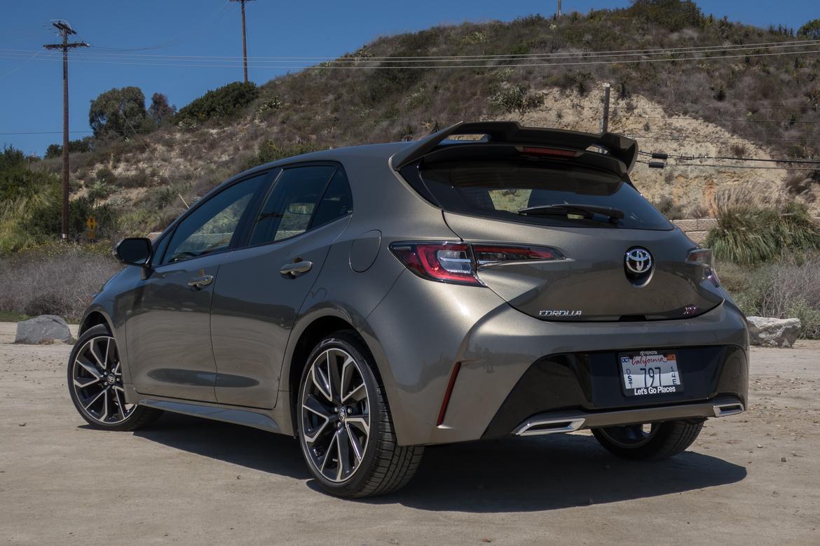 19_<a href=https://www.autopartmax.com/used-toyota-engines>toyota</a>_corolla_hatchback_bw.jpg