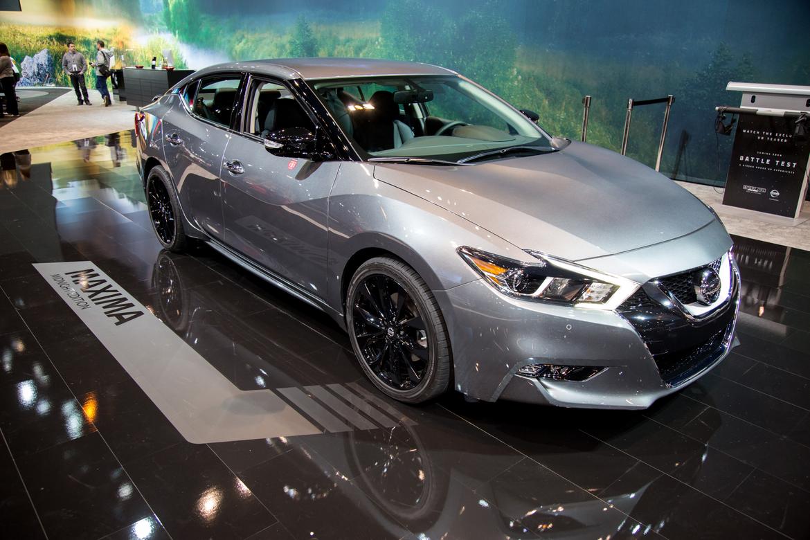 Nissan_Midnight-Edition_AS_AC_09.jpg