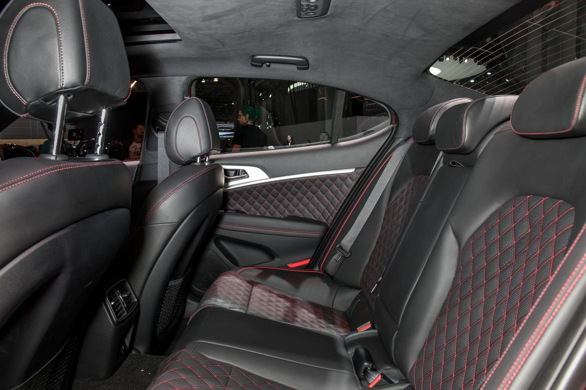 20-genesis-g70-2019-.jpg