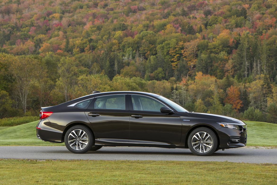 19_<a href=https://www.sharperedgeengines.com/used-honda-engines>honda</a>_accord_hybrid.jpg