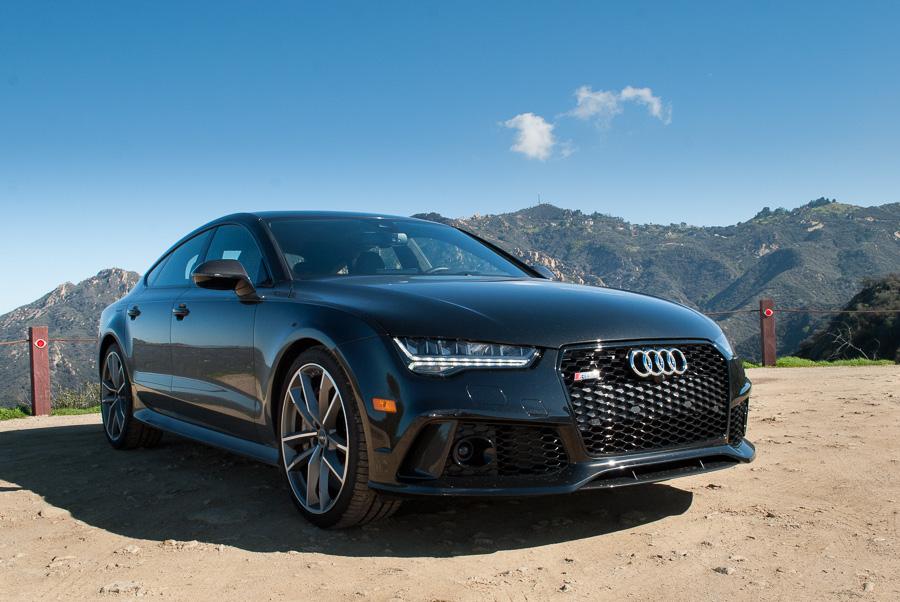 17Audi_RS7_BW_13.jpg