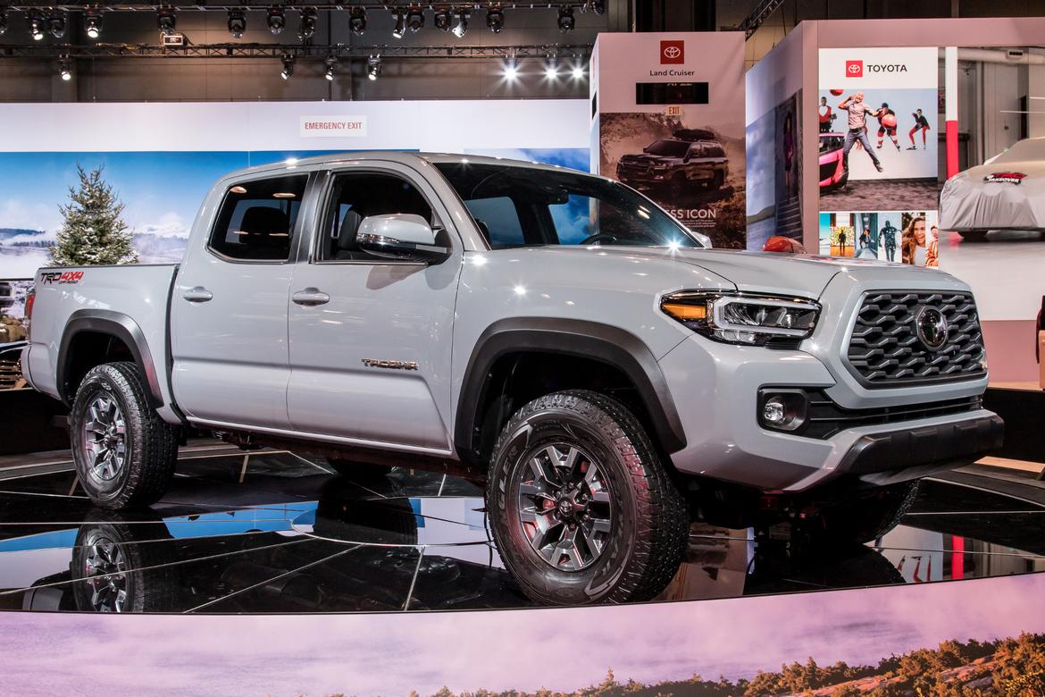 01-<a href=https://www.sharperedgeengines.com/used-toyota-engines>toyota</a>-tacoma-2020-angle--exterior--front--grey.jpg